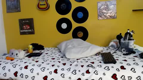 MEIS online show from 04-27-26, 02:20