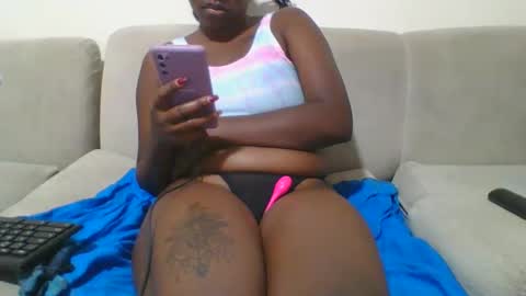 Snapshot of mel_candi94 chatting on 03-02-25, 06:19 pretty online show from 03-02-25, 06:19