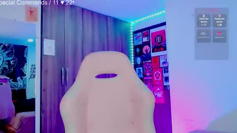 Melissa  -  -  Please help me to reach 100 thumbs up online show from 01-21-25, 04:16