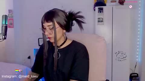 Snapshot of mel_dahlia chatting on 01-16-26, 04:00 Melissa - - Please help me to reach 100 thumbs up online show from 01-16-26, 04:00