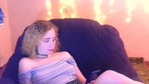 Snapshot of mel_mellie chatting on 01-21-25, 12:15 Mel Mellie online show from 01-21-25, 12:15