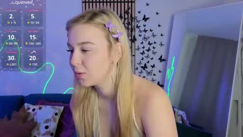 Snapshot of mel_nelson chatting on 12-01-25, 07:46 Mel online show from 12-01-25, 07:46