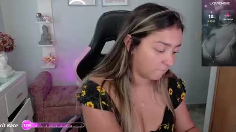 Snapshot of melaany_ chatting on 07-11-26, 03:37 Melaany online show from 07-11-26, 03:37