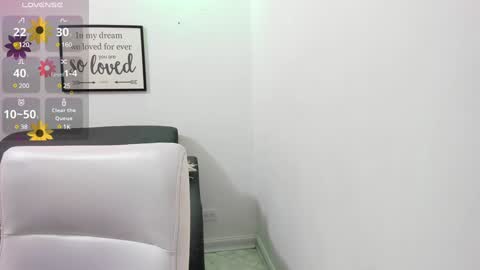 Snapshot of melan_owen chatting on 01-15-25, 11:00 melan_owen online show from 01-15-25, 11:00