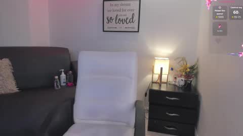 Snapshot of melan_owen chatting on 10-15-25, 10:59 melan_owen online show from 10-15-25, 10:59