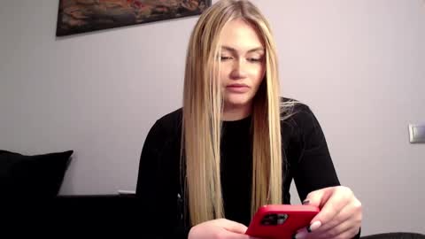 Snapshot of melani_a chatting on 12-05-24, 04:34 Melania online show from 12-05-24, 04:34