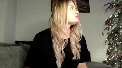 Snapshot of melani_a chatting on 01-14-25, 05:34 Melania online show from 01-14-25, 05:34