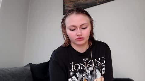 Snapshot of melani_a chatting on 01-23-25, 11:04 Melania online show from 01-23-25, 11:04