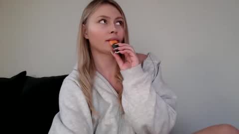 Snapshot of melani_a chatting on 01-29-25, 12:56 Melania online show from 01-29-25, 12:56