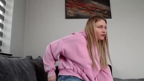 Snapshot of melani_a chatting on 02-04-25, 11:49 Melania online show from 02-04-25, 11:49