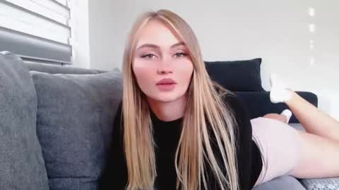 Snapshot of melani_a chatting on 10-02-25, 02:13 Melania online show from 10-02-25, 02:13