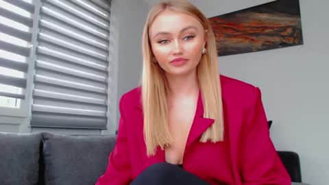 Snapshot of melani_a chatting on 10-14-25, 11:11 Melania online show from 10-14-25, 11:11