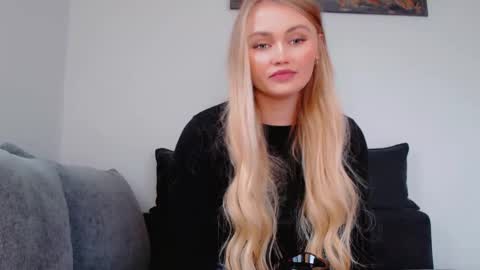 Snapshot of melani_a chatting on 12-05-25, 12:14 Melania online show from 12-05-25, 12:14