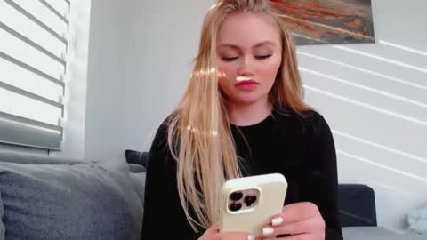 Melania online show from 04-12-26, 03:06