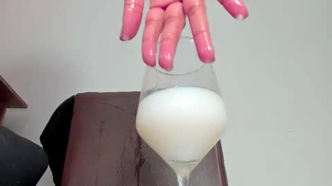 Snapshot of melania_browis chatting on 10-05-25, 04:05 Melania online show from 10-05-25, 04:05