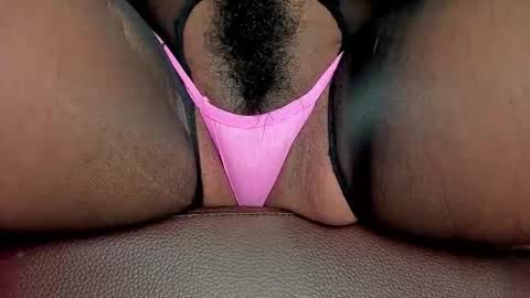 Snapshot of melania_browis chatting on 10-27-25, 10:08 Melania online show from 10-27-25, 10:08