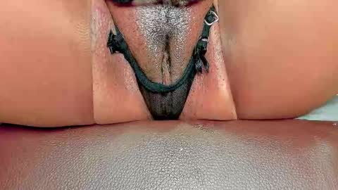 Snapshot of melania_browis chatting on 11-20-25, 10:04 Melania online show from 11-20-25, 10:04