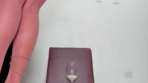 Snapshot of melania_browis chatting on 12-18-25, 12:33 Melania online show from 12-18-25, 12:33