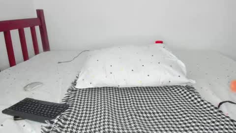 Snapshot of melanie_03 chatting on 02-16-25, 05:59 keisha online show from 02-16-25, 05:59