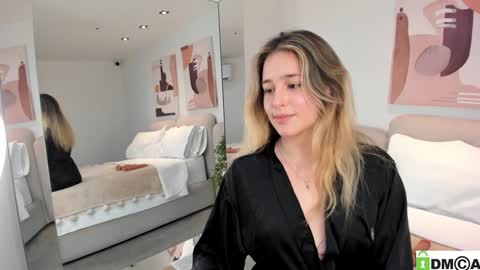 Melanie Baez online show from 02-07-25, 04:06