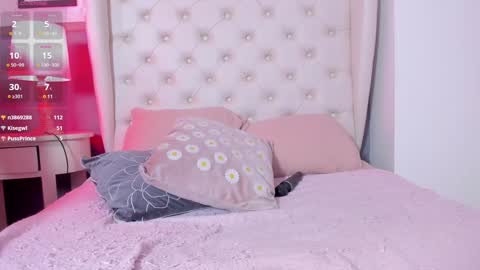 Snapshot of melanie__hills chatting on 01-25-25, 02:36 Melanie online show from 01-25-25, 02:36