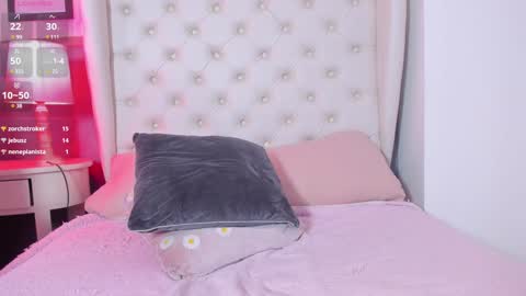 Snapshot of melanie__hills chatting on 01-29-25, 02:32 Melanie online show from 01-29-25, 02:32