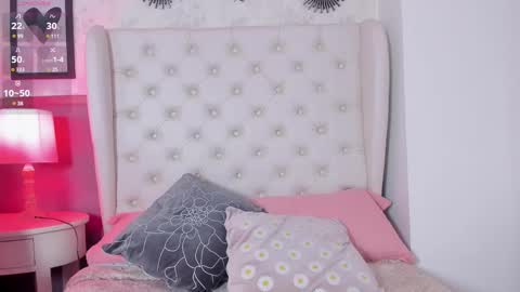 Snapshot of melanie__hills chatting on 02-18-25, 11:44 Melanie online show from 02-18-25, 11:44