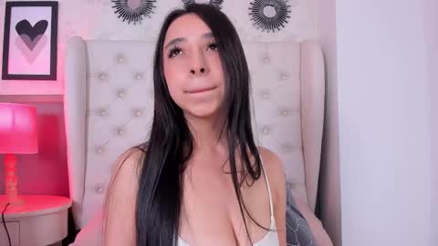 Snapshot of melanie__hills chatting on 03-11-25, 05:35 Melanie online show from 03-11-25, 05:35