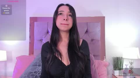 Snapshot of melanie__hills chatting on 11-09-25, 11:19 Melanie online show from 11-09-25, 11:19