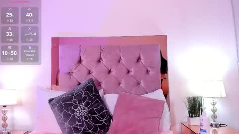 Snapshot of melanie__hills chatting on 12-01-25, 11:37 Melanie online show from 12-01-25, 11:37