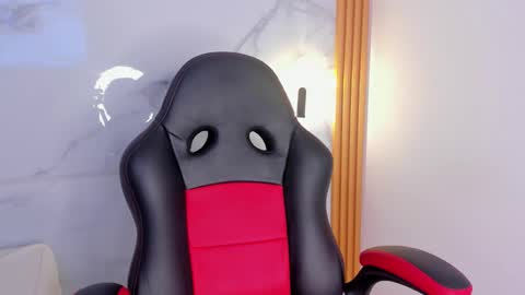 Snapshot of melanie_bonelli chatting on 10-16-25, 08:10 Melanie Bonelli online show from 10-16-25, 08:10