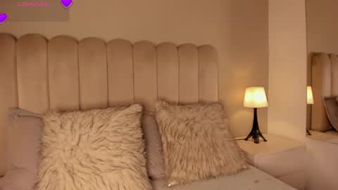 Melanie online show from 03-10-26, 07:41