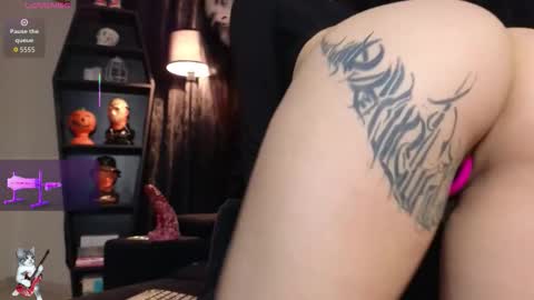 Snapshot of melanie_nyx chatting on 09-30-25, 03:00 Mel online show from 09-30-25, 03:00