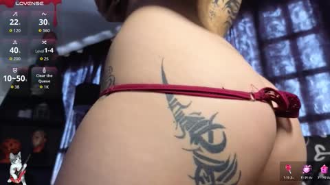 Snapshot of melanie_nyx chatting on 10-27-25, 02:10 Mel online show from 10-27-25, 02:10