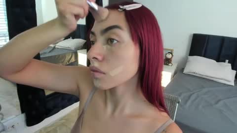 Melanie roux  online show from 04-22-26, 12:07