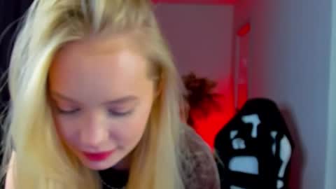 Snapshot of melanie_ryer chatting on 11-06-25, 07:09 Melanie online show from 11-06-25, 07:09