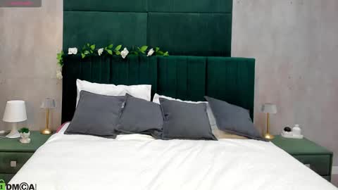 Snapshot of melanie_ryer chatting on 11-21-25, 01:15 Melanie online show from 11-21-25, 01:15