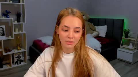 MelanieAlves online show from 11-12-25, 06:41