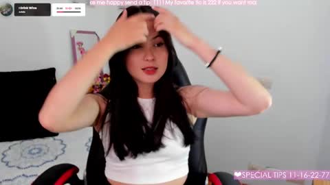 Snapshot of melanieev chatting on 02-13-25, 05:01 mel online show from 02-13-25, 05:01