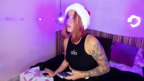 Melanie Roux online show from 12-23-24, 08:03