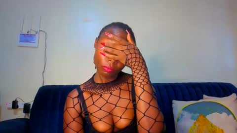 Snapshot of melanin_sassy96 chatting on 05-11-26, 02:45 bad lil shawry online show from 05-11-26, 02:45