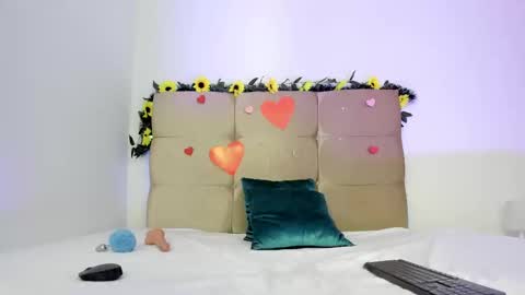 Meli online show from 02-18-25, 03:32