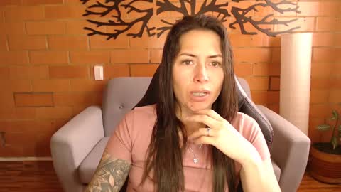 Melanny online show from 10-14-25, 12:17