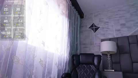 Snapshot of melanny_luv chatting on 05-08-26, 10:37 MelanyLuv online show from 05-08-26, 10:37