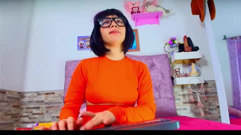 Melanny taylor online show from 11-29-25, 10:02