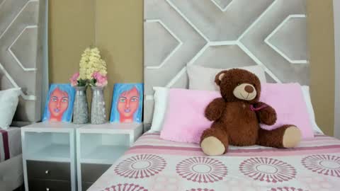 Snapshot of melany_ebonyy chatting on 02-10-25, 11:25 Melanie online show from 02-10-25, 11:25