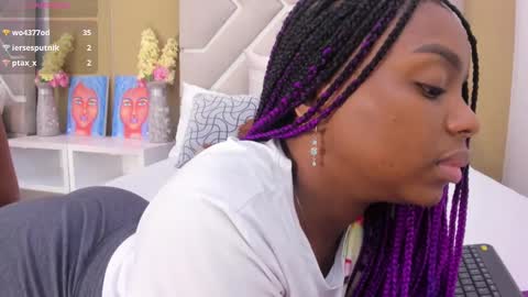 Snapshot of melany_ebonyy chatting on 03-07-25, 06:22 Melanie online show from 03-07-25, 06:22