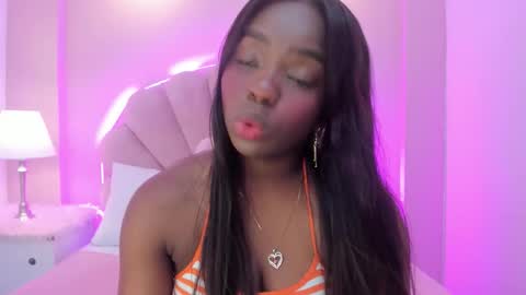 Snapshot of melany_ebonyy chatting on 09-30-25, 04:06 Melanie online show from 09-30-25, 04:06