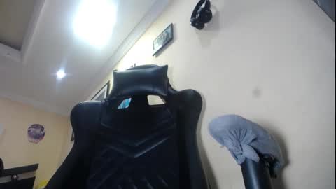 melany online show from 01-22-25, 06:31