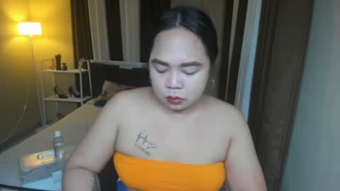 Snapshot of melayfoxx chatting on 05-04-26, 01:56 melayfoxx online show from 05-04-26, 01:56